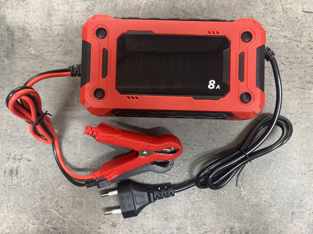 Caricabatterie portatile 12V 8A con mantenitore di carica